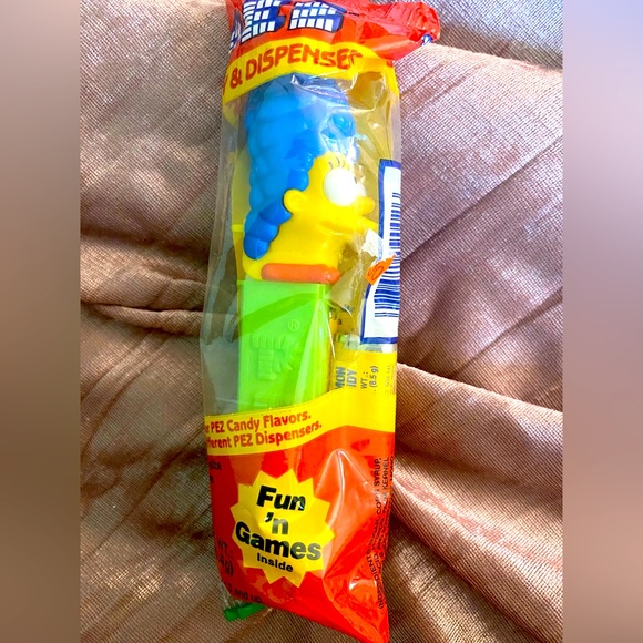 NEVER BEEN OPENED The Simpsons Marge Simpson Pez Dispenser - Picture 1 of 2